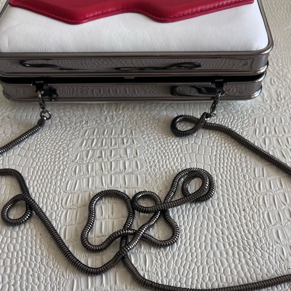 Alice and Olivia Leather Lip clutch/crossbody - Picture 8 of 9